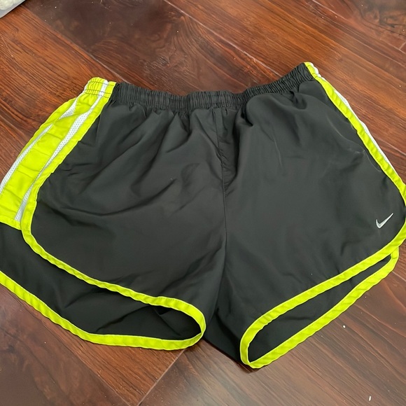 Nike Dry Fit Shorts - Picture 1 of 2
